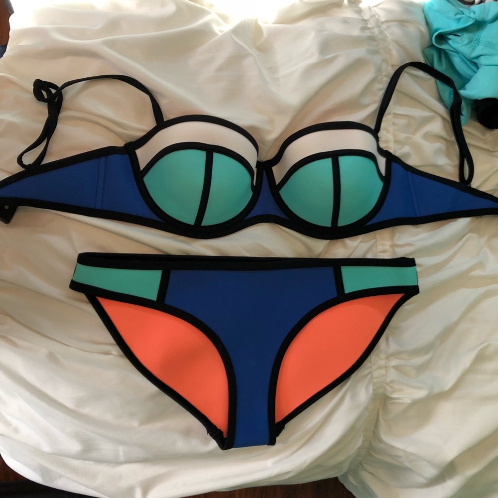 Real triangl bathing suit set